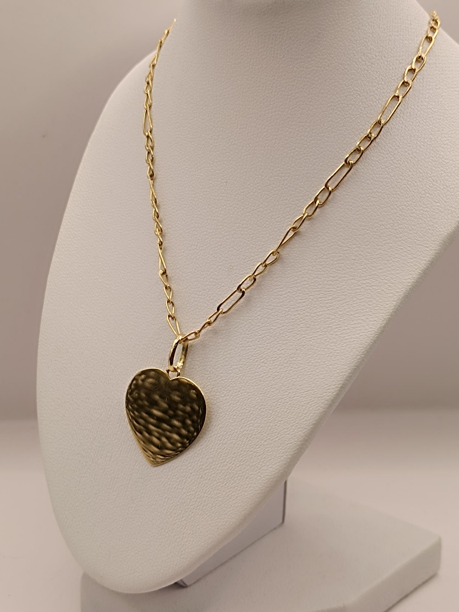 Cadena cartier 50 cm con corazón liso 2 cm 7.5 grs Oro 18k 3