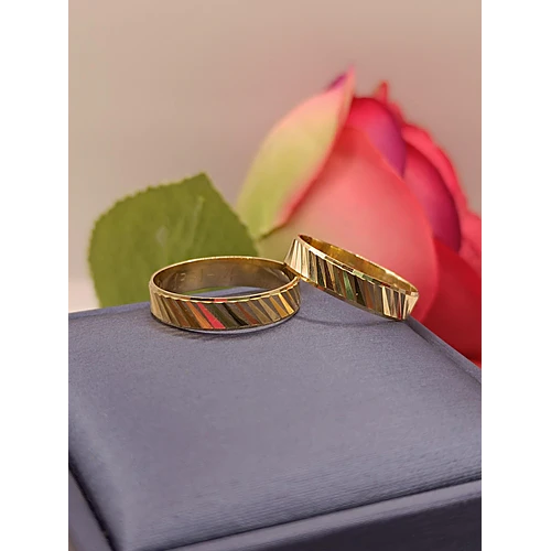 Argollas de matrimonio satinadas diagonal 5 mm 5 grs Oro 18k