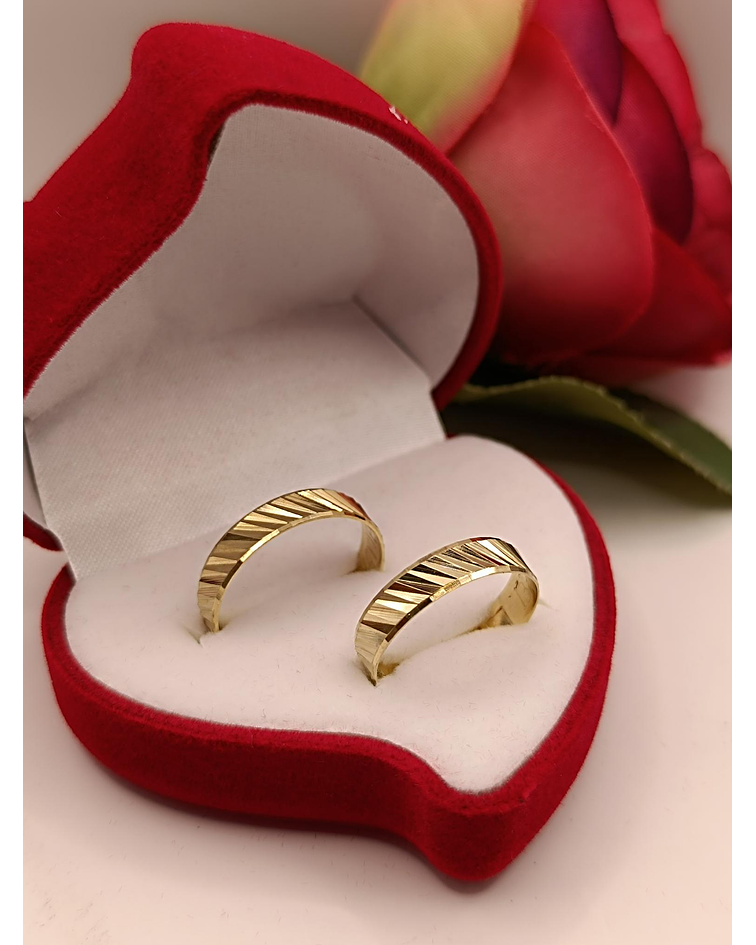 Argollas de matrimonio satinadas diagonal 5 mm 5 grs Oro 18k