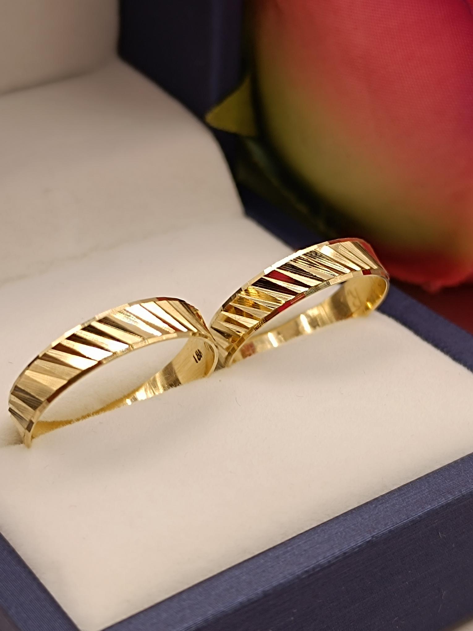 Argollas de matrimonio satinadas diagonal 5 mm 5 grs Oro 18k 6