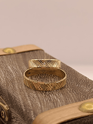 Argollas de matrimonio satinadas elegantes 5 mm 5 grs Oro 18k 