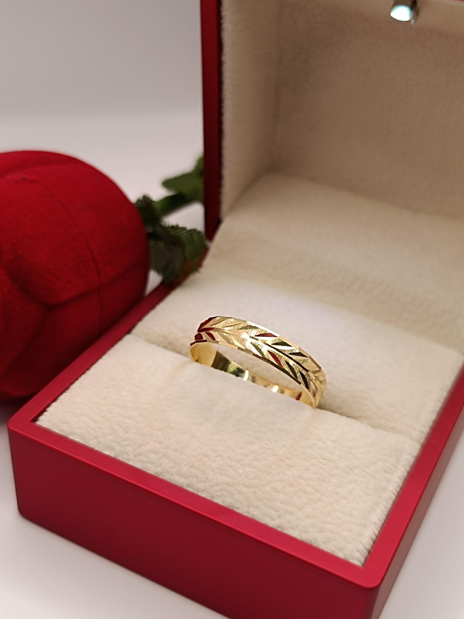 Argolla espiga 3 mm 1.5 grs Oro 18k 1