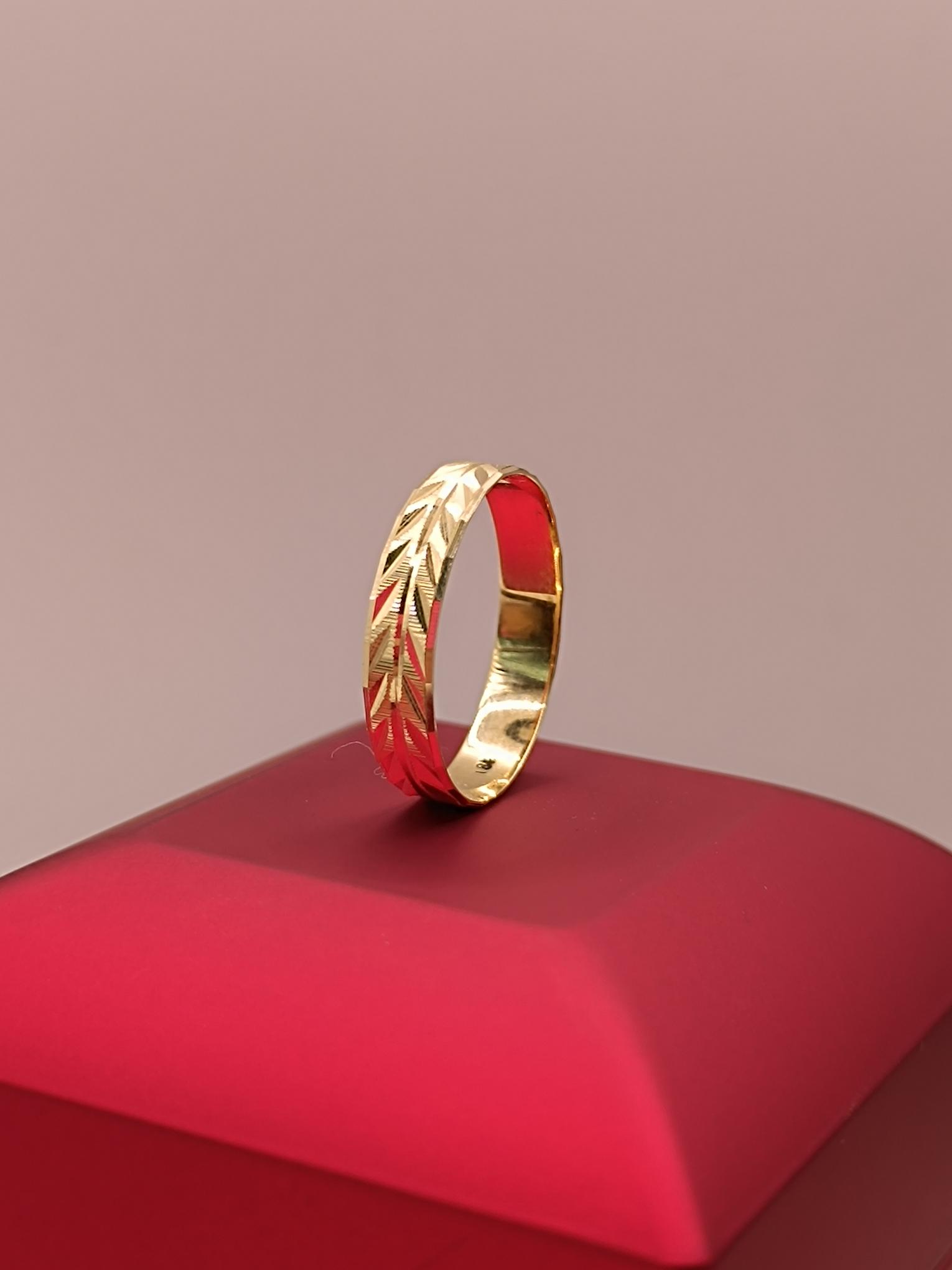 Argolla espiga 3 mm 1.5 grs Oro 18k 3