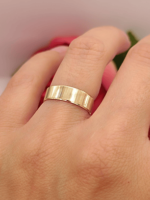 Argollas de matrimonio talladas mil rayas 5 mm 5 grs Oro 18k