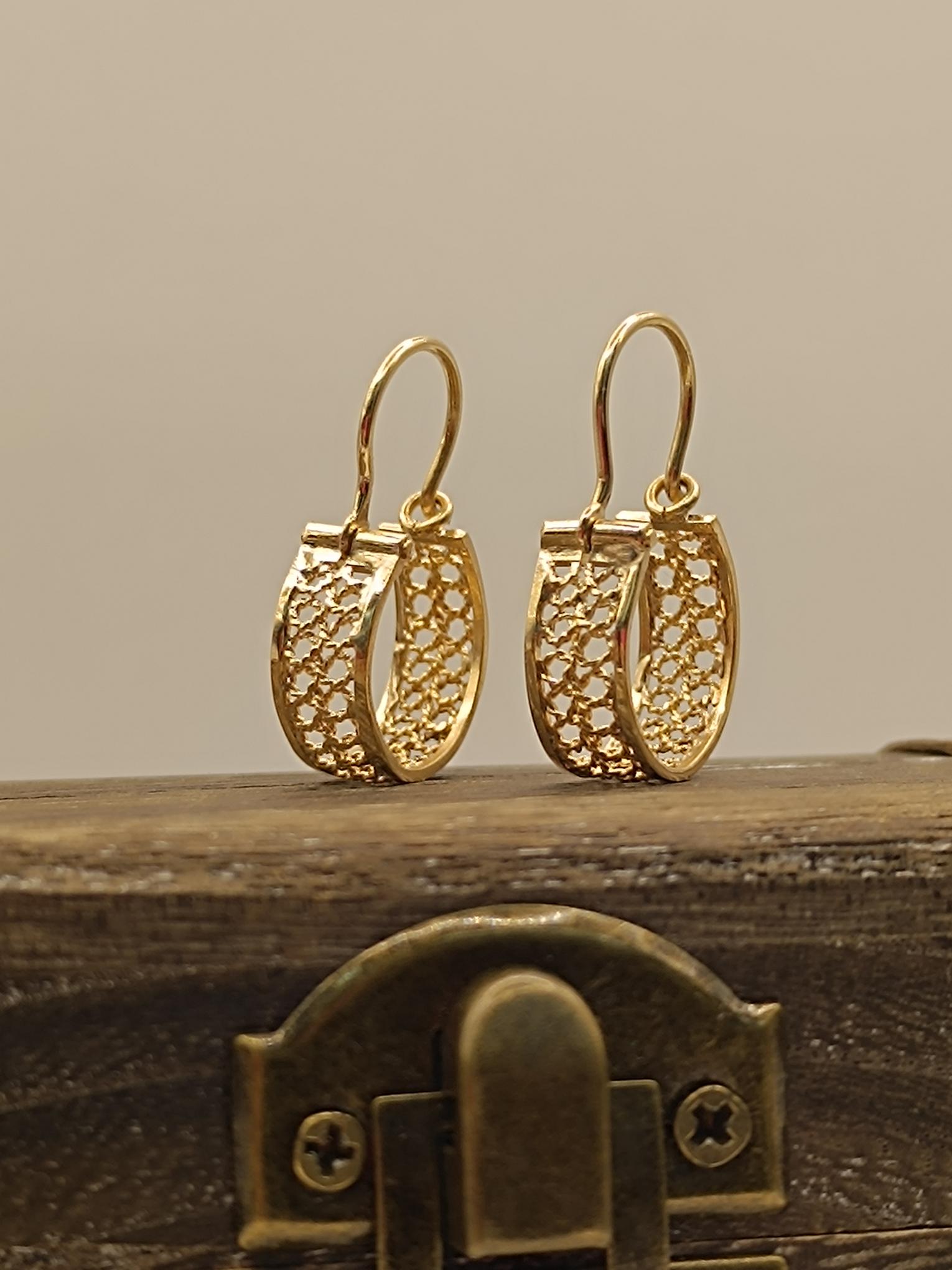 Aros filigrana 1.5 cm 4 grs Oro 18k 2