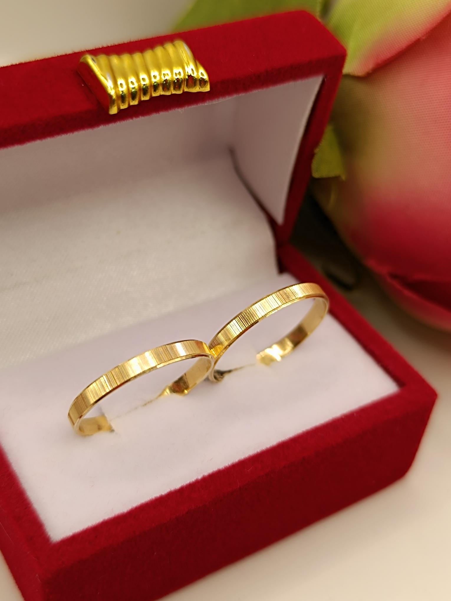 Ilusiones talladas mil rayas 2 mm 2 grs Oro 18k  1