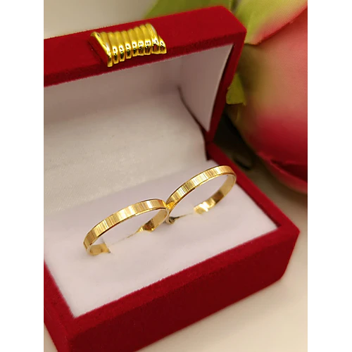 Ilusiones talladas mil rayas 2 mm 2 grs Oro 18k 