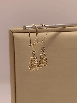 Aros filigrana con gancho largo 3.2 cm 2.5 grs Oro 18k