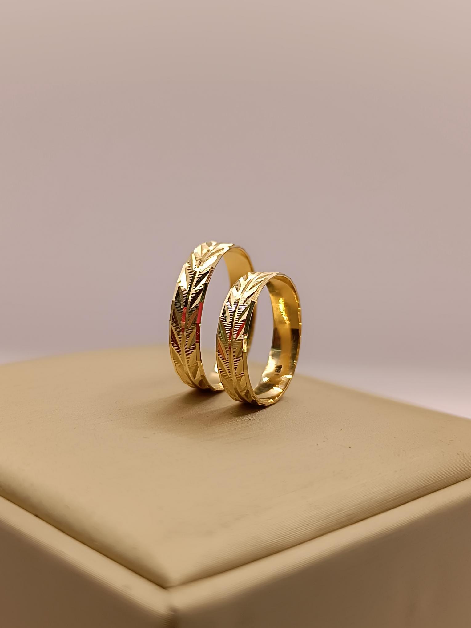 Argollas talladas espiga 5 mm 5 grs Oro 18k 1