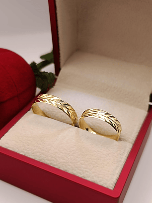 Argollas talladas espiga 5 mm 5 grs Oro 18k