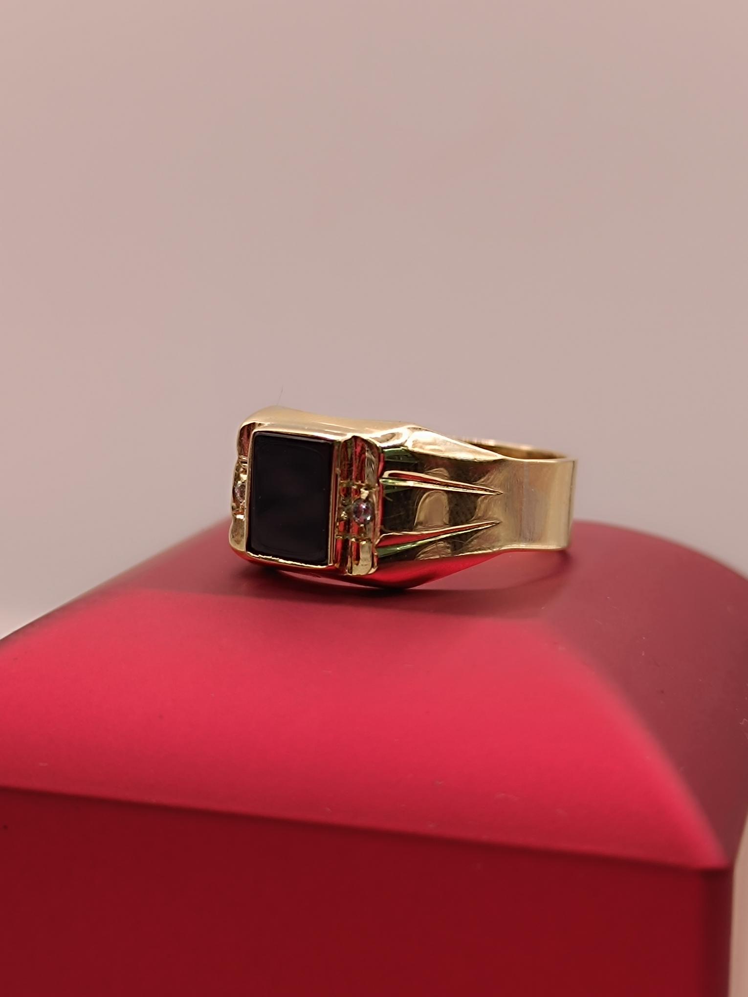 Anillo sello onix y circones 10 grs Oro 18k  3