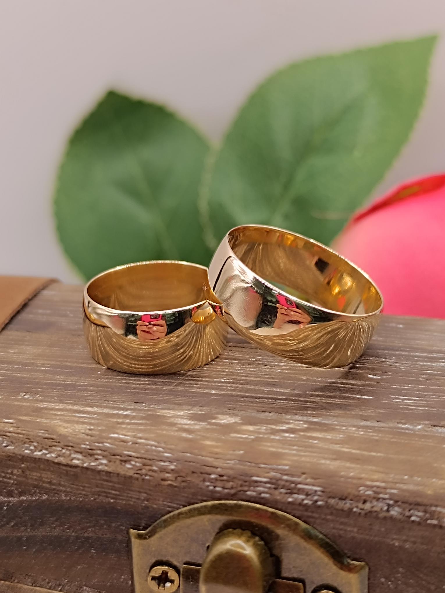 Argollas media caña 8 mm 14 grs Oro 18k 6