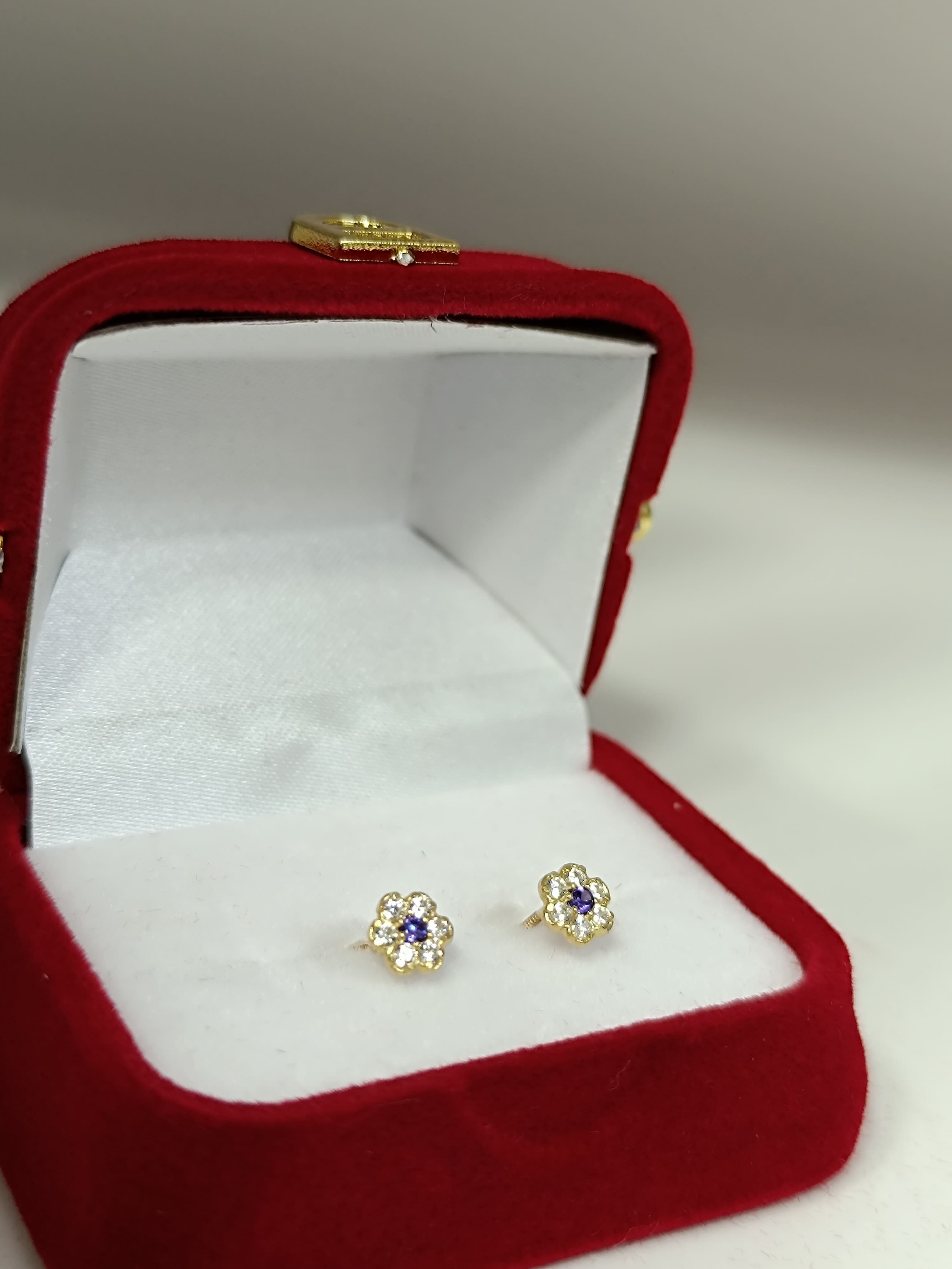 Aros roseta amatista 9 mm 2.2 grs de oro 18k 2