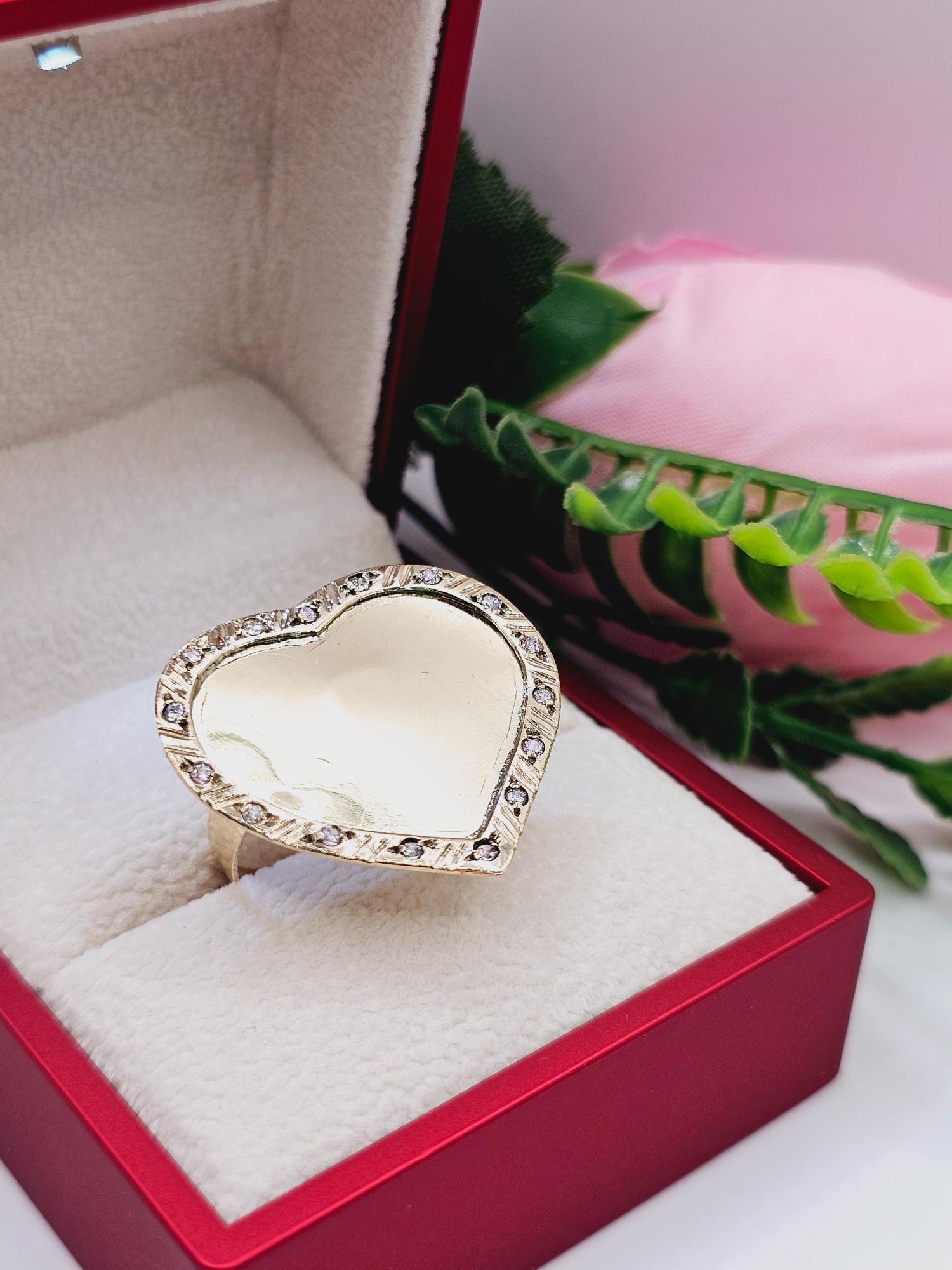 Anillo tazo corazón con piedras circones 6 grs Oro 18k 1