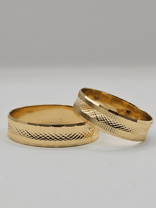Argollas de matrimonio talladas rayas y rombos 5 mm 5 grs Oro 18k