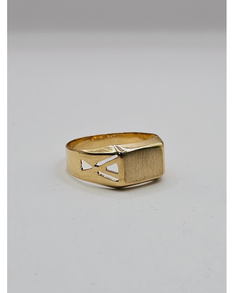 Anillo sello calado rectangular 2.2 grs Oro 18k