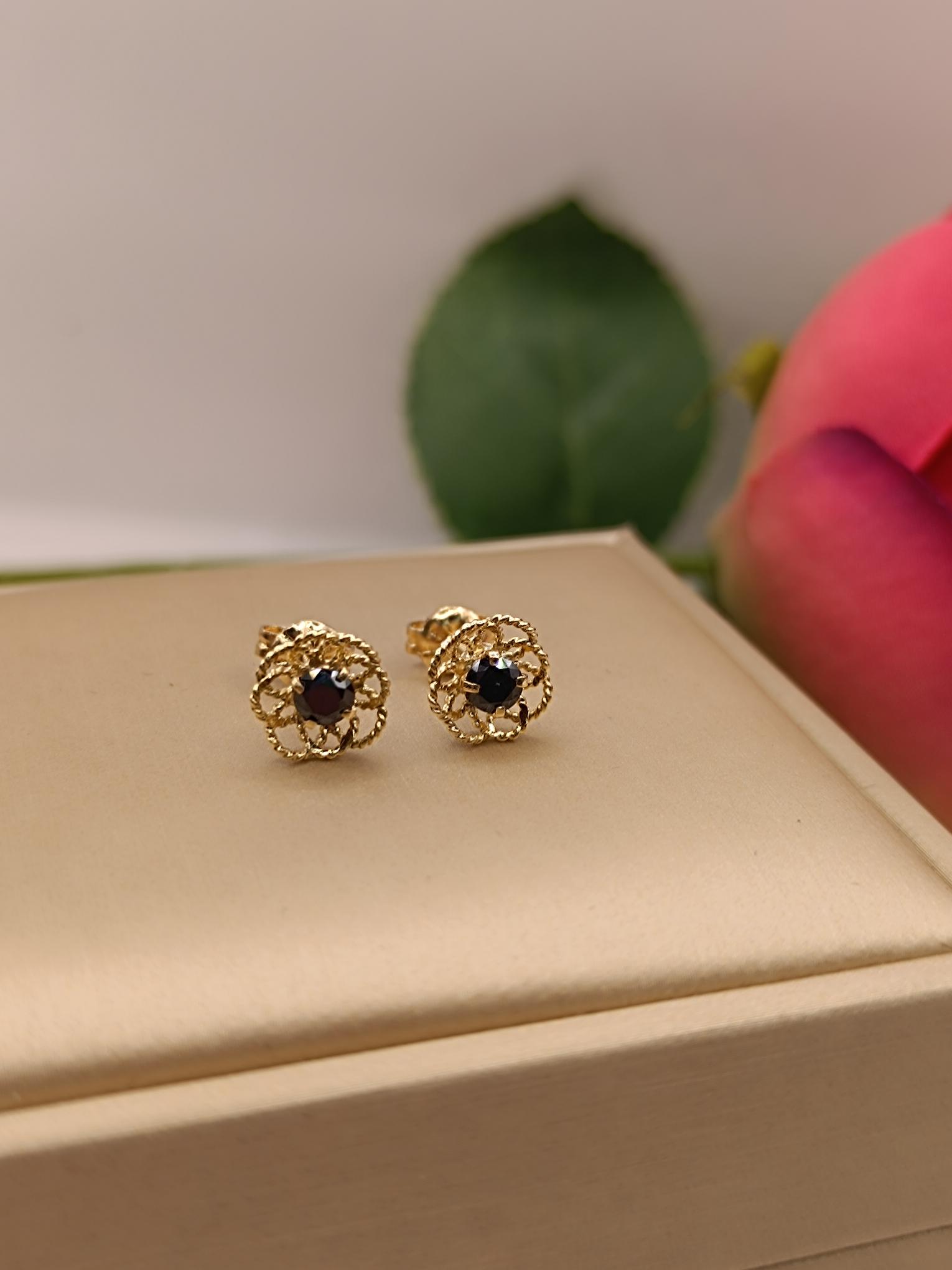 Aros doble flor onix 12 mm 2.5 grs Oro 18k 5