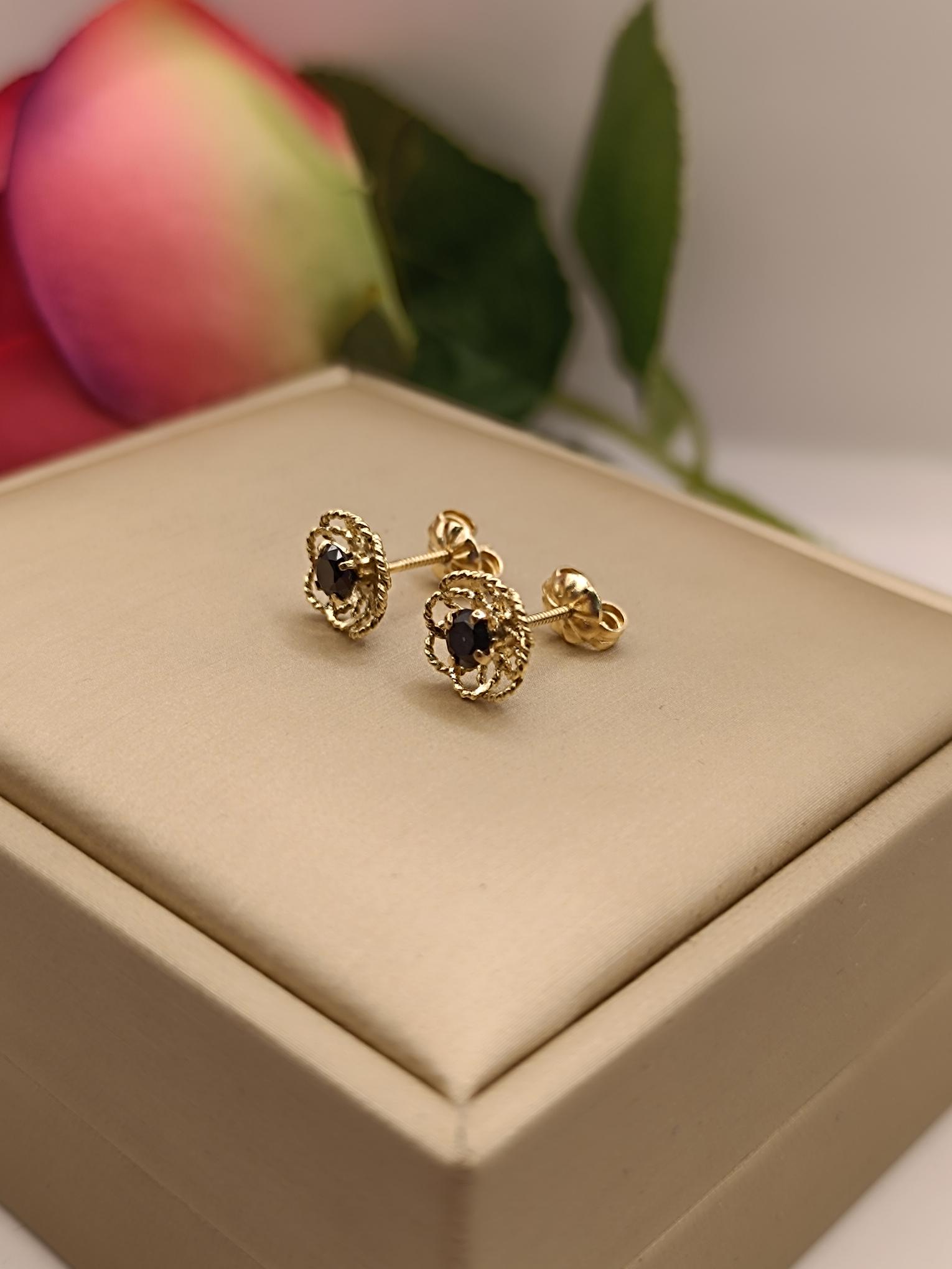 Aros doble flor onix 12 mm 2.5 grs Oro 18k 3