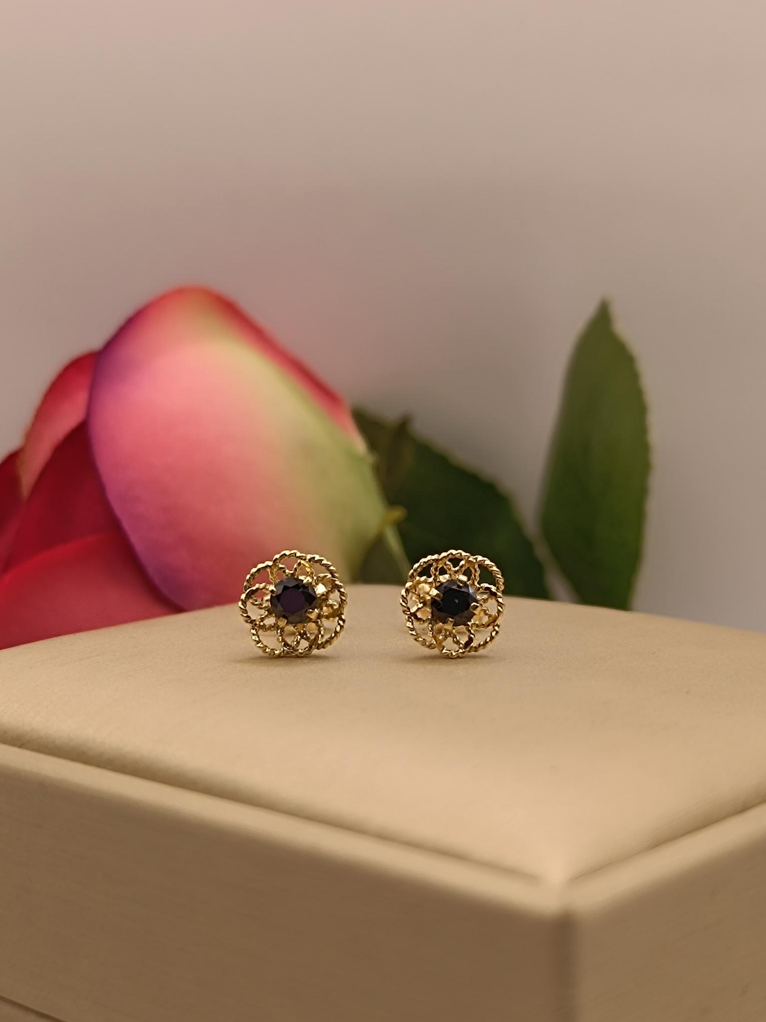 Aros doble flor onix 12 mm 2.5 grs Oro 18k 1