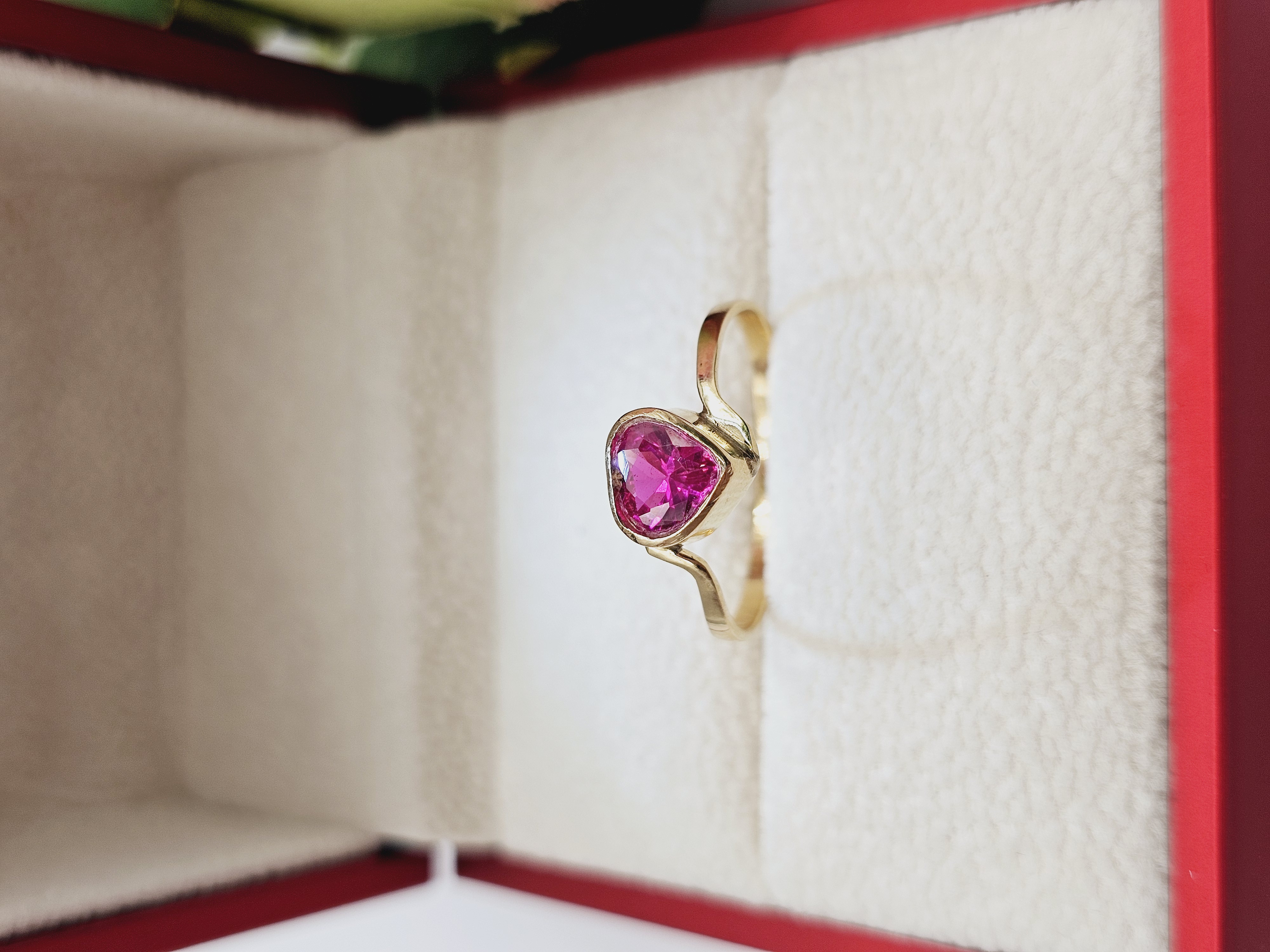 Anillo corazón rubí 2.2 grs Oro 18k 3
