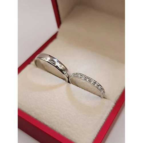 Argollas modelo inglés y medio cintillo 4 mm 6 grs Oro blanco 18k 