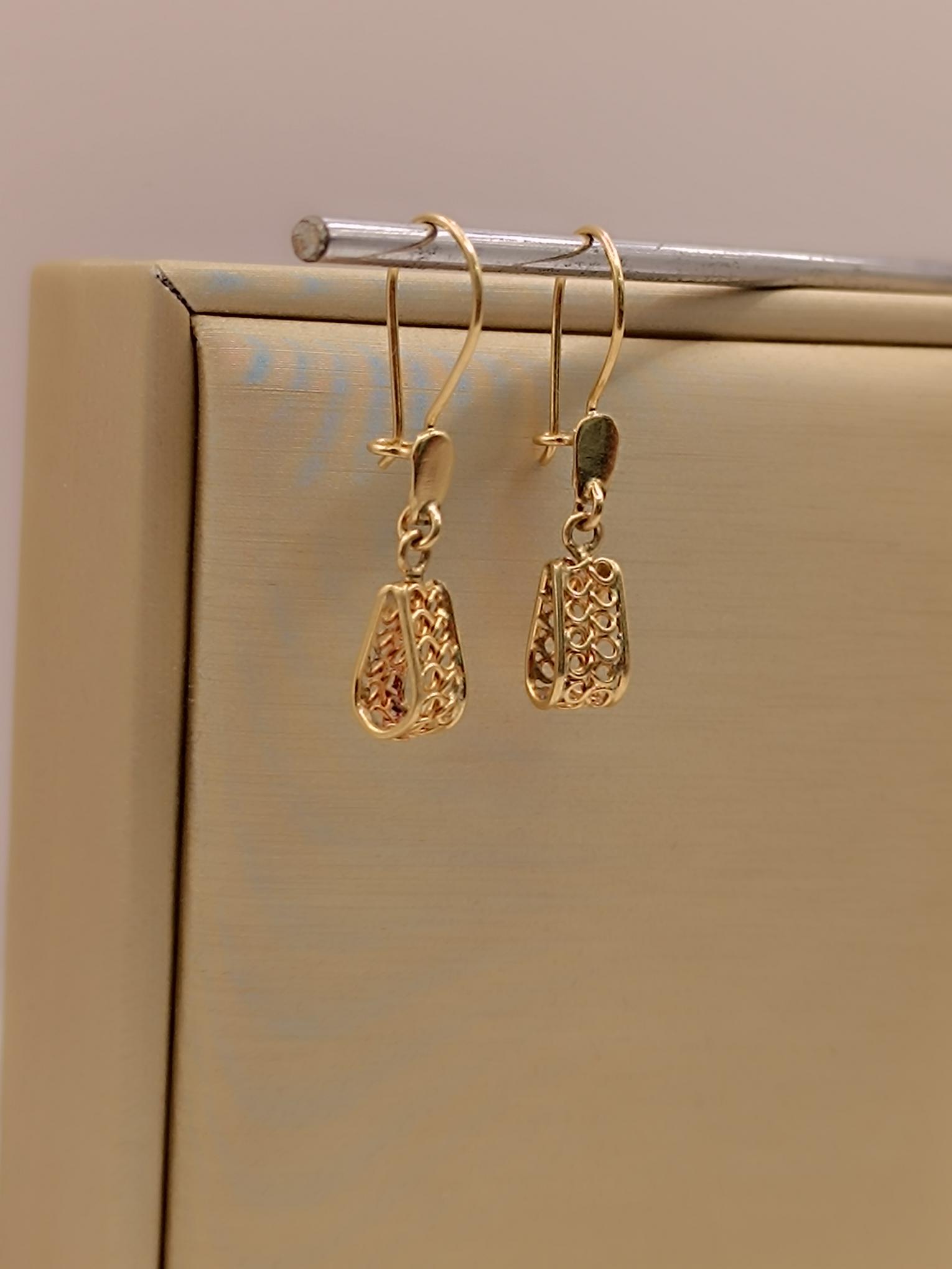 Aros filigrana con gancho largo 4.5 cm 3 grs Oro 18k 3