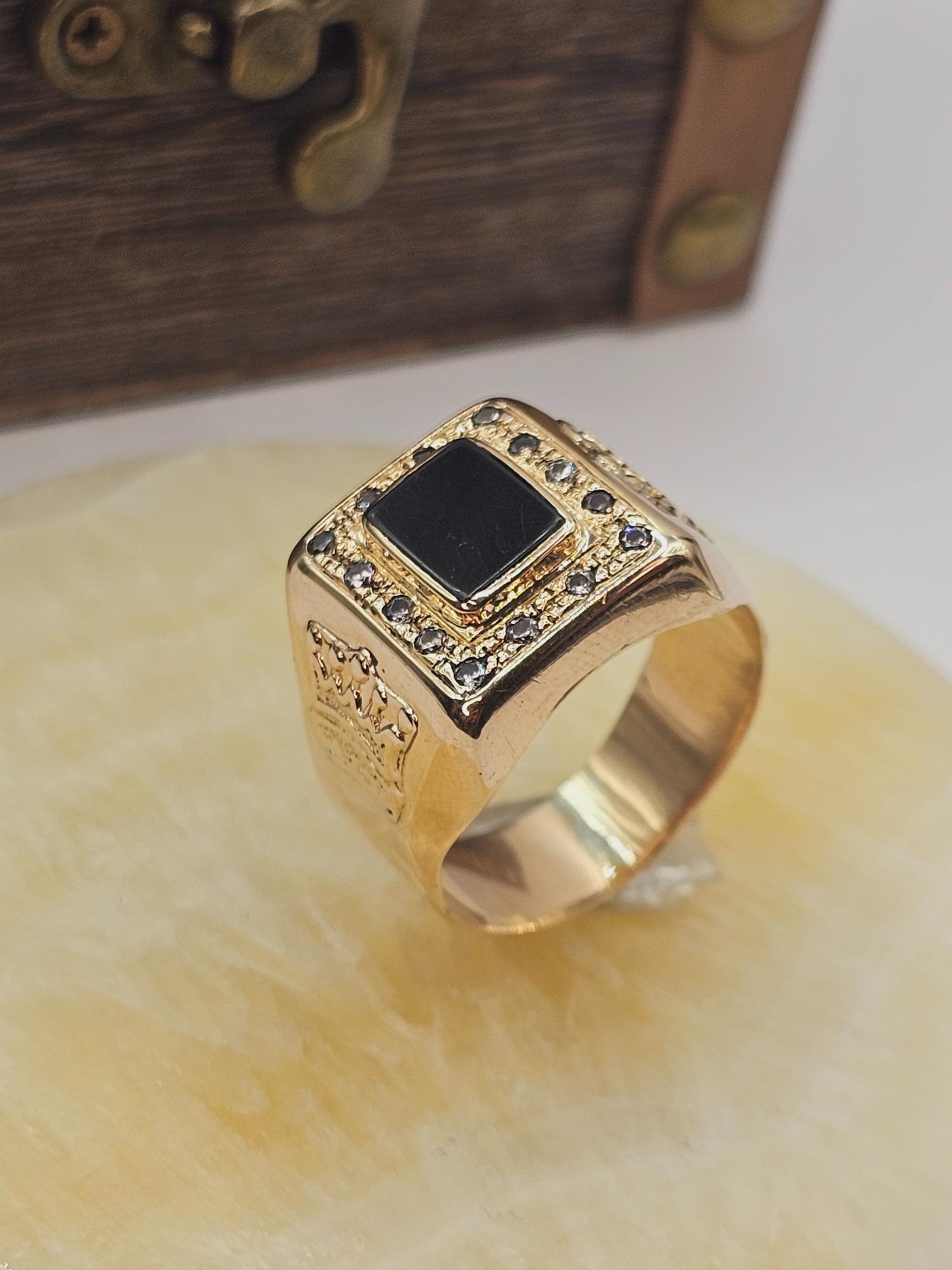 Anillo varón king onix 13 grs Oro 18 k 8