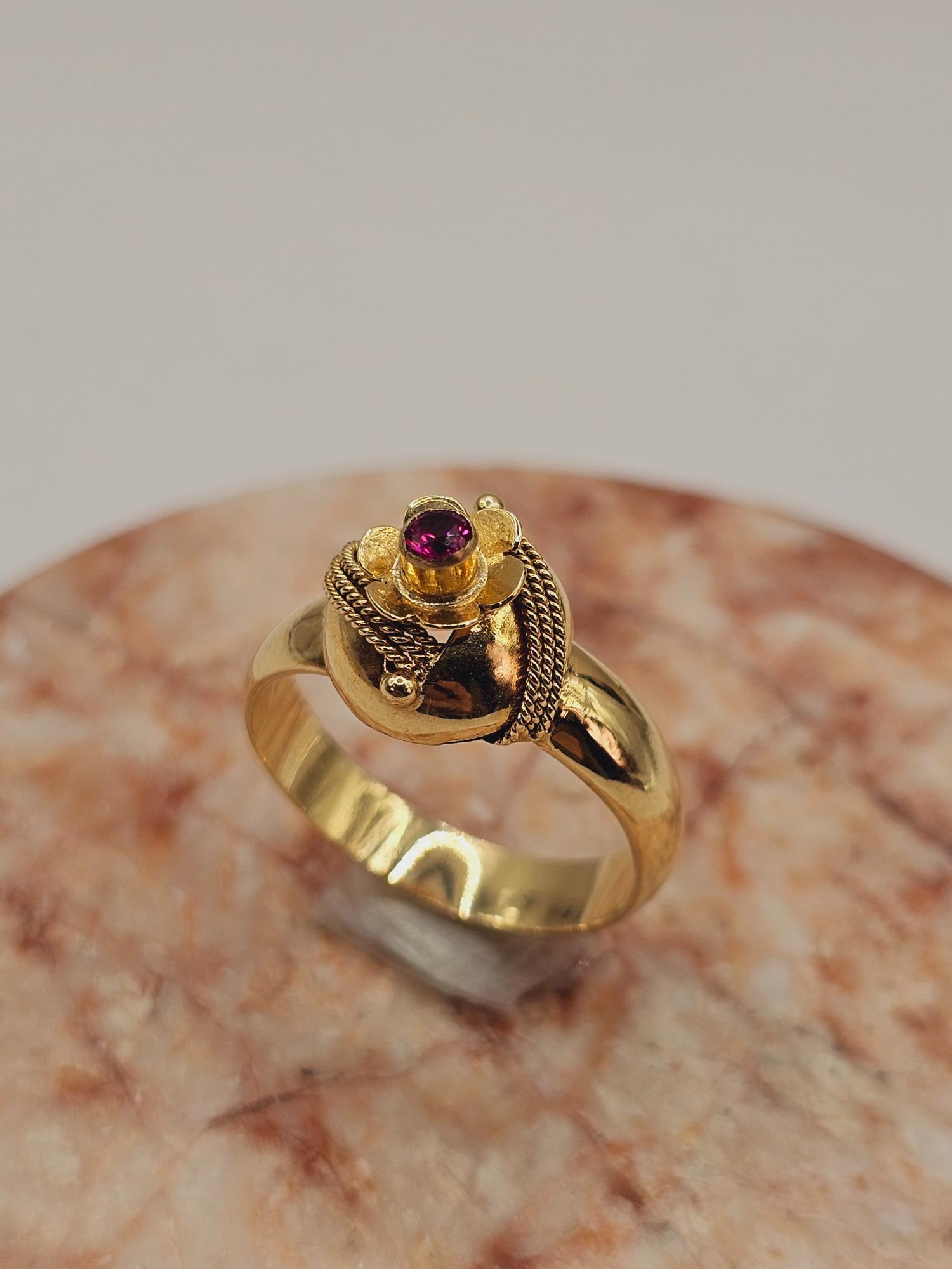 Anillo chevalier clásico rubí 4 grs Oro 18k 4