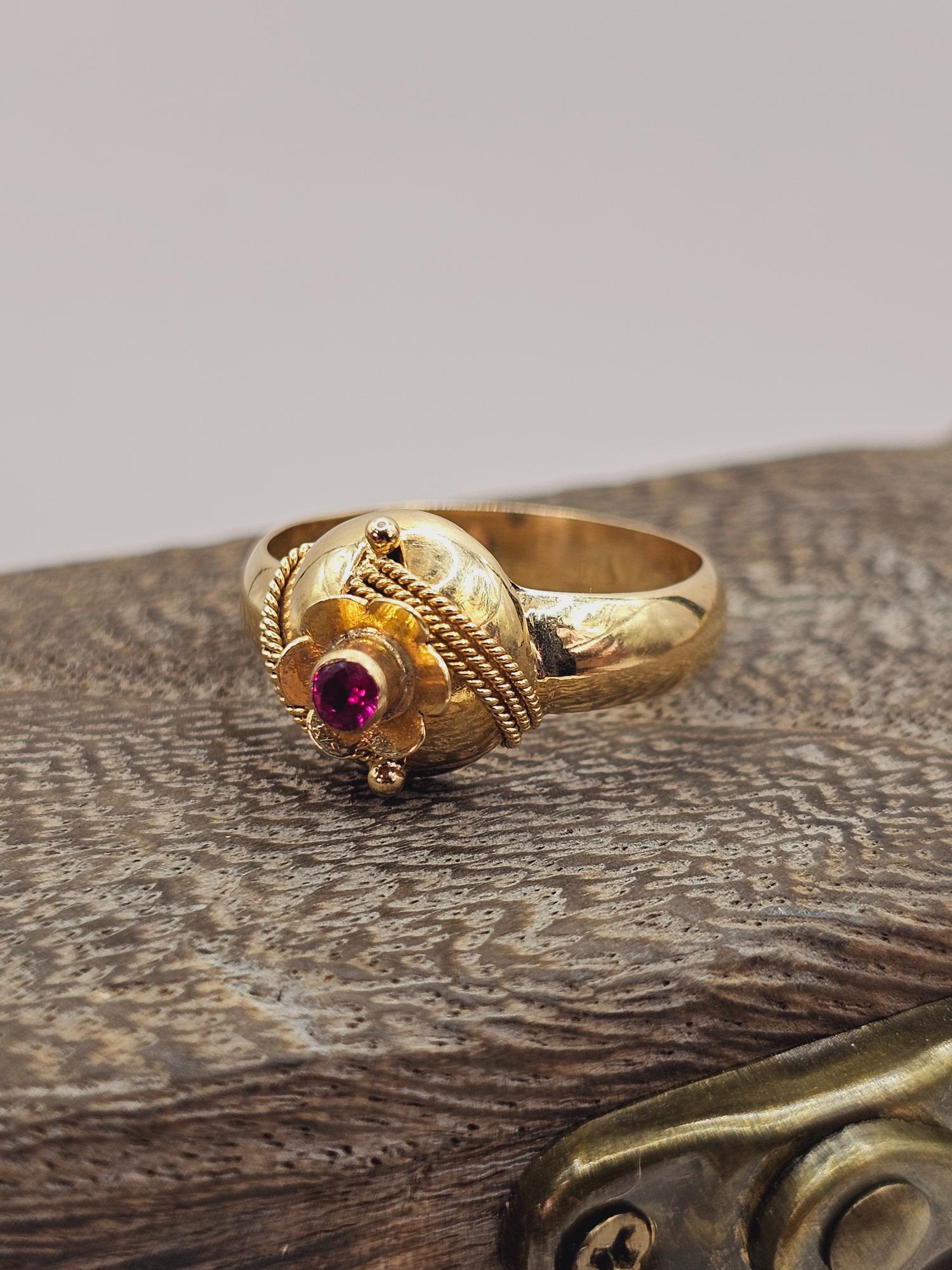 Anillo chevalier clásico rubí 4 grs Oro 18k 3