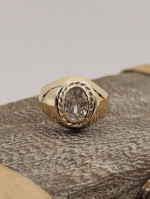 Anillo bolocco circón 4 grs Oro 18k