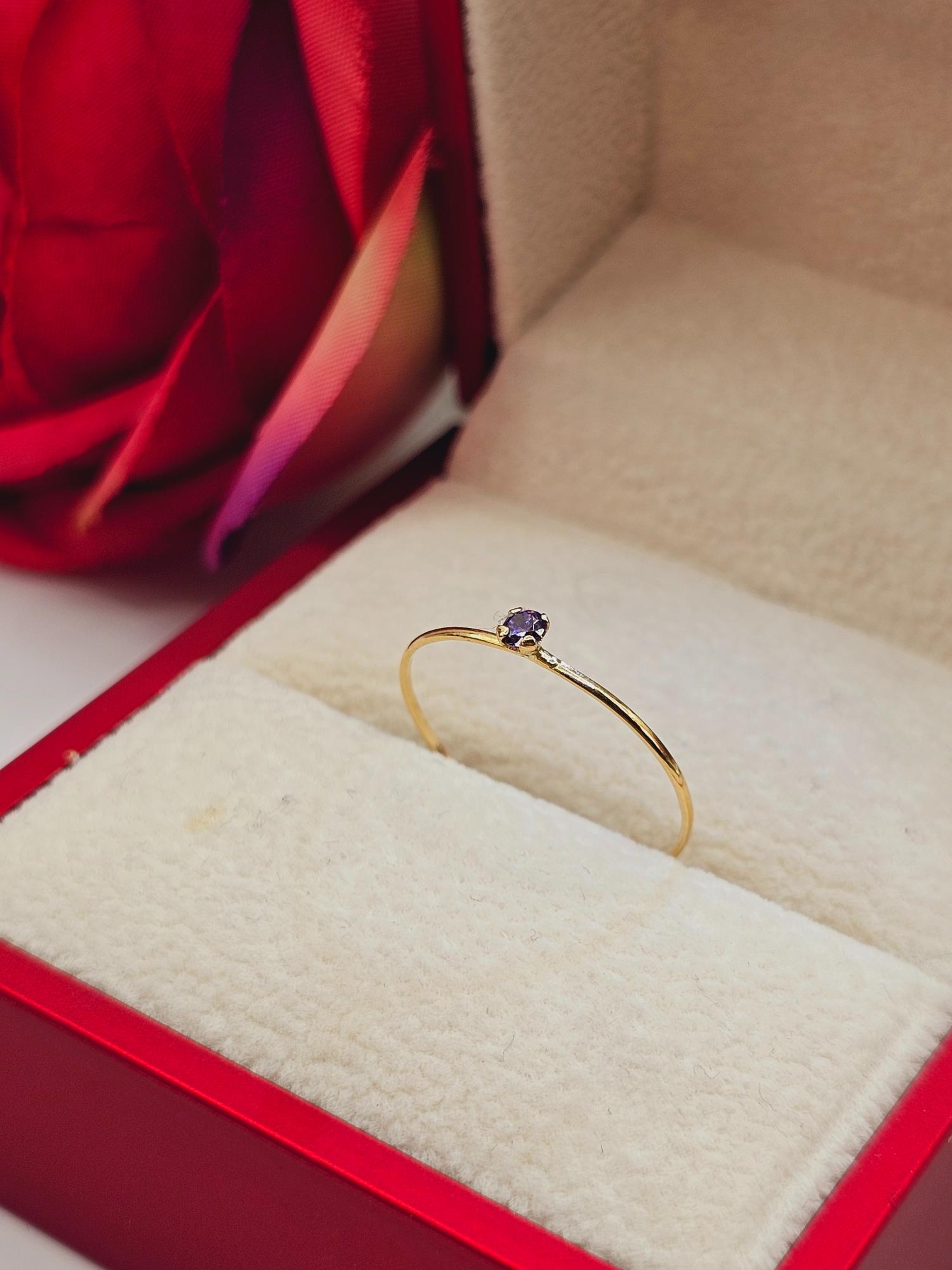 Anillo solitario amatista 0.5 grs Oro 18k 6
