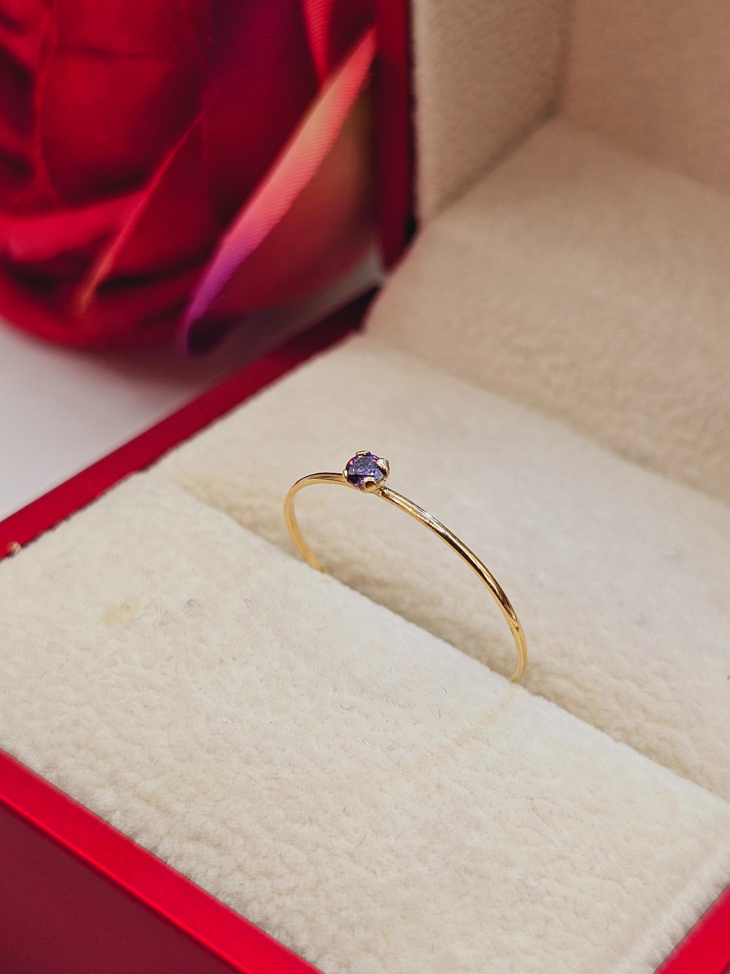 Anillo solitario amatista 0.5 grs Oro 18k 3