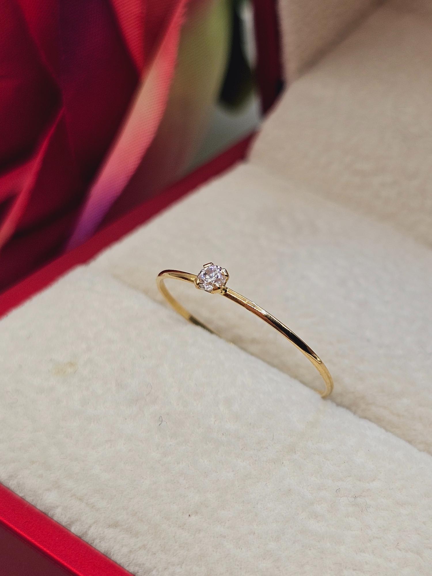 Anillo solitario circón 0.5 grs Oro 18k 1