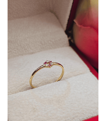 Anillo roseta rubíes y circones 1.6 grs Oro 18k