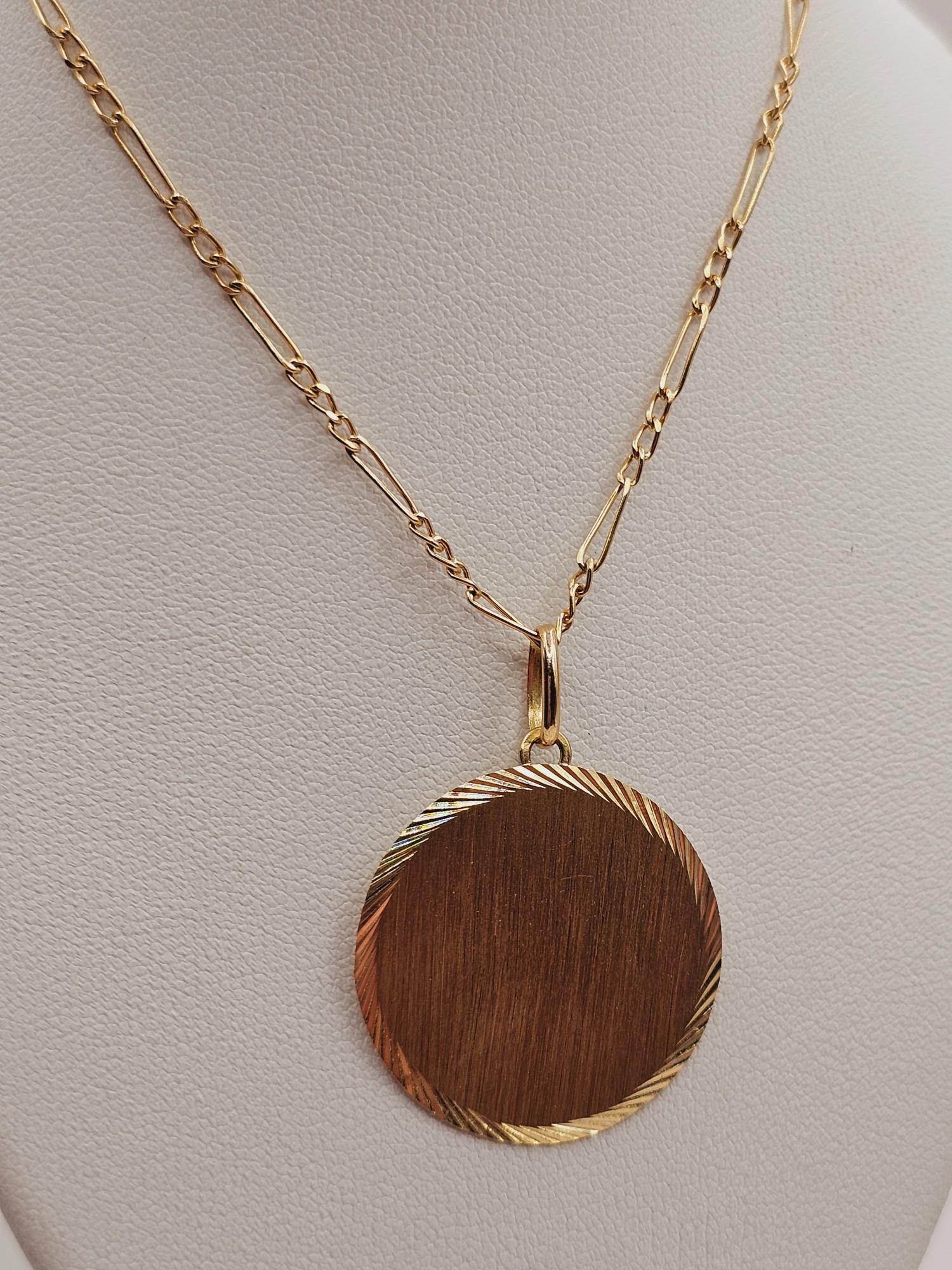 Cadena cartier 60cm y disco satinado 8.5 grs Oro 18k 7