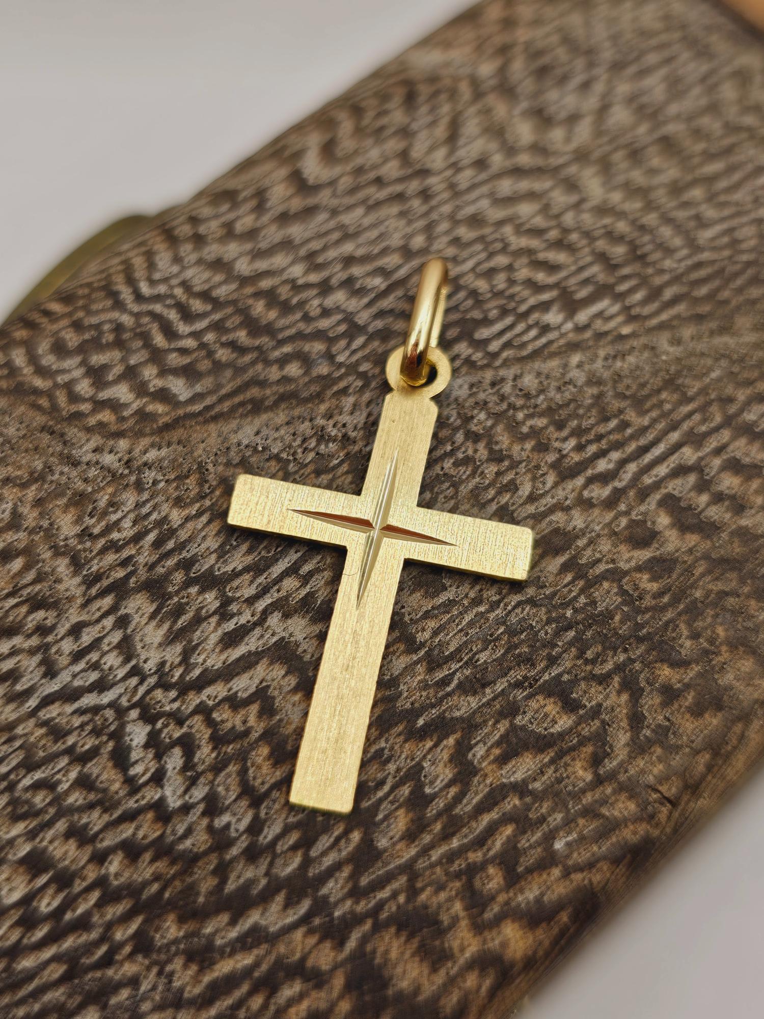 Colgante cruz calada 3 cm 1.2 grs Oro 18k 2