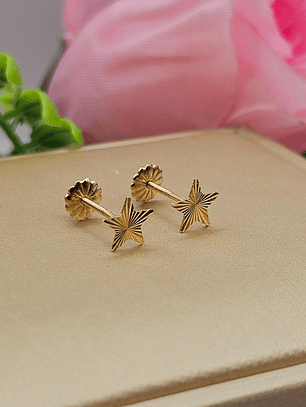 Aros estrellas satinadas 7 mm 0.8 grs Oro 18k