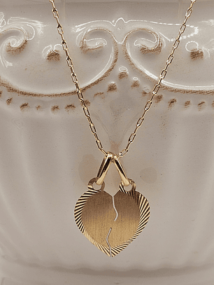 Cadena limada 50 cm y corazón partido 16 mm 3.2 grs Oro 18k