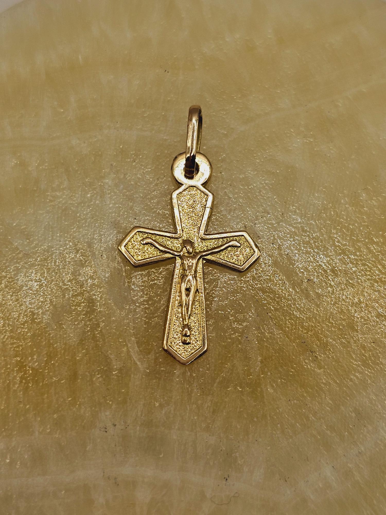 Colgante cruz con cristo 16 mm 1.1 grs Oro 18k 2