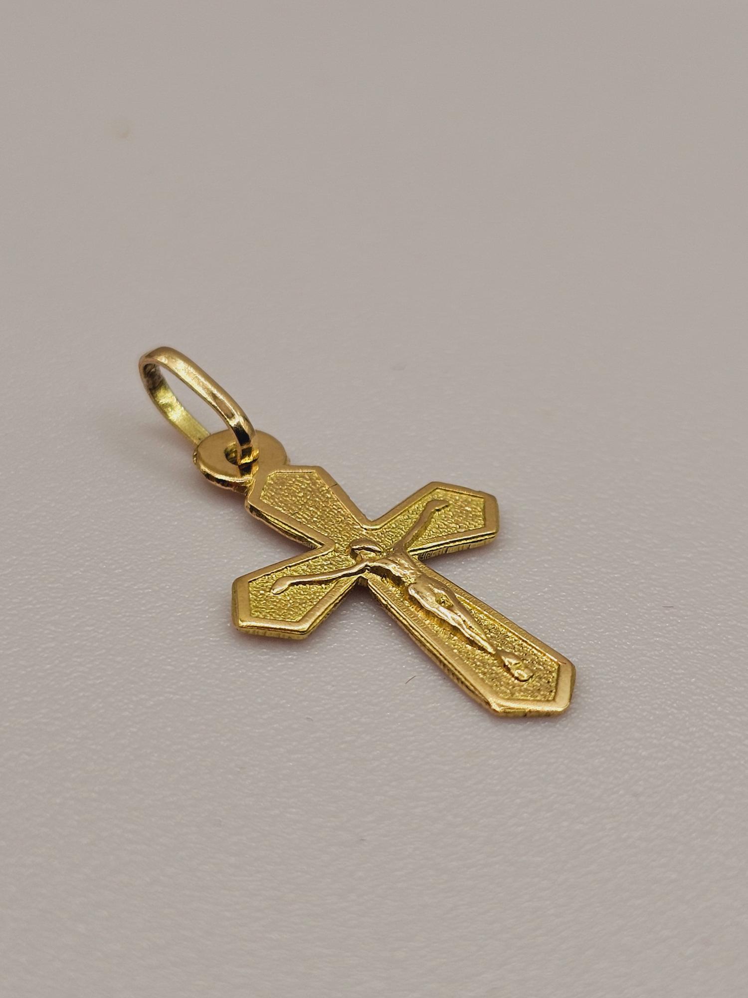 Colgante cruz con cristo 16 mm 1.1 grs Oro 18k 4