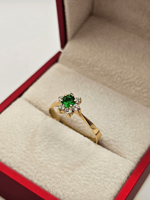 Anillo roseta esmeralda y circones 2.6 grs Oro 18k 