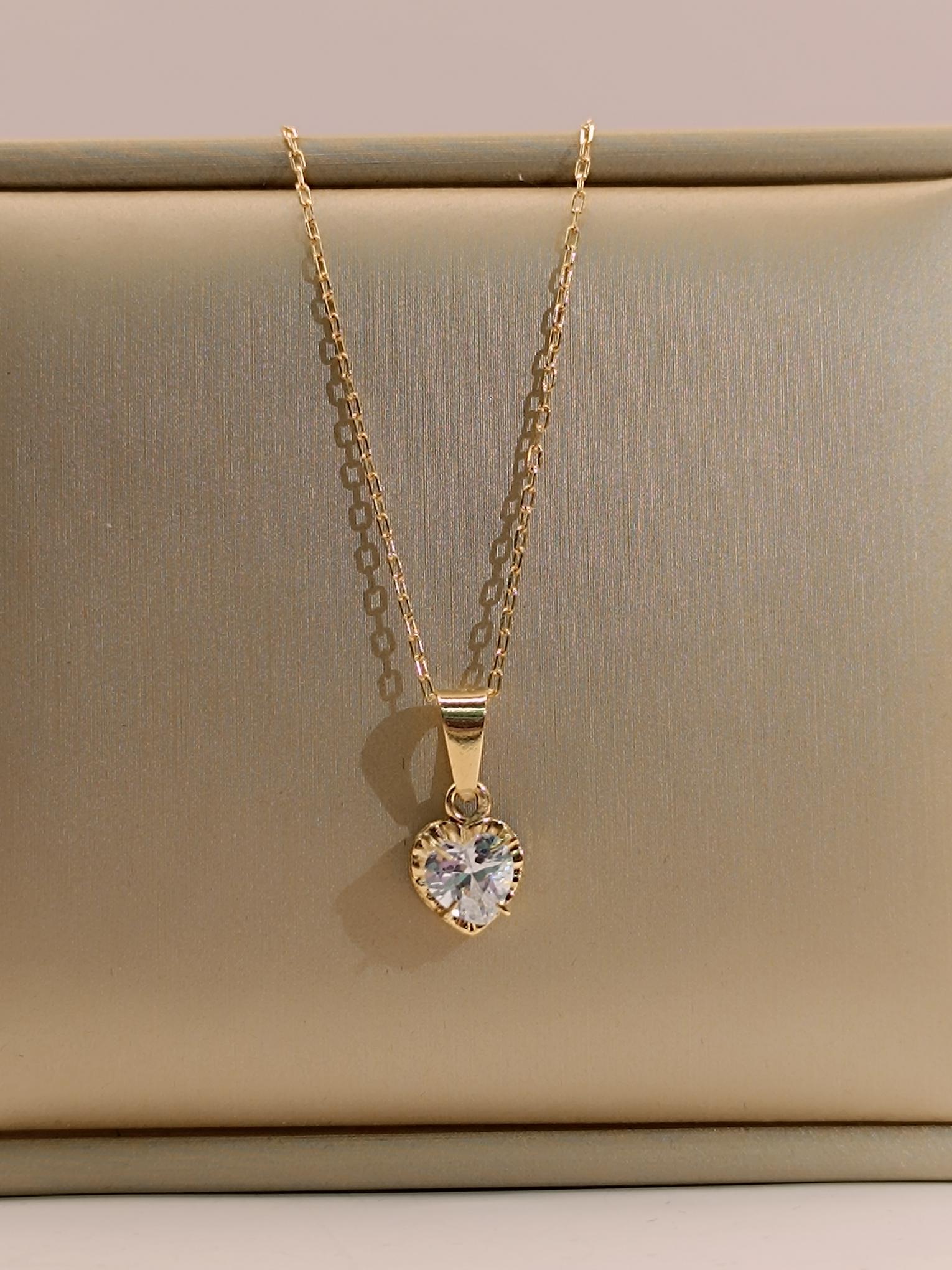 Cadena limada 50 cm y colgante corazón con circón 3.2 grs Oro 18k 1