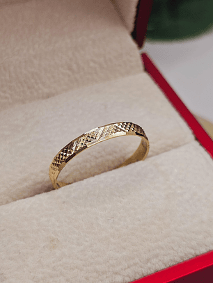 Argolla de matrimonio tallada 3 mm 1.5 grs Oro 18k