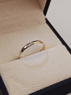 Ilusión media caña 2 mm 1.1 grs Oro 18k