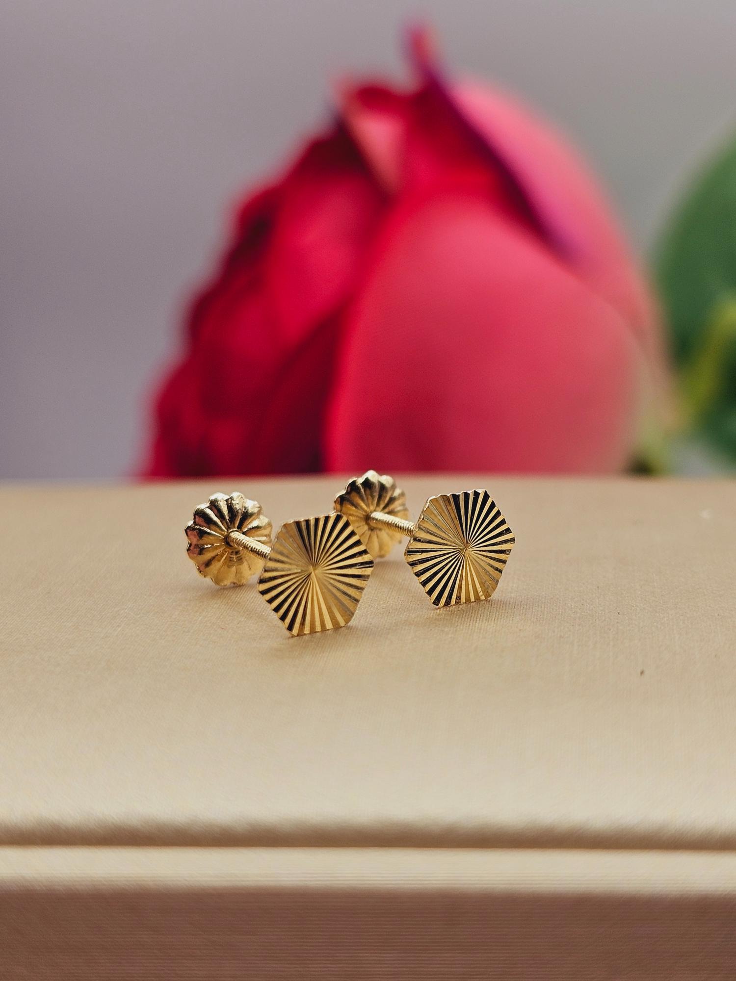 Aros rombo facetado 7 mm 0.9 grs Oro 18k 5