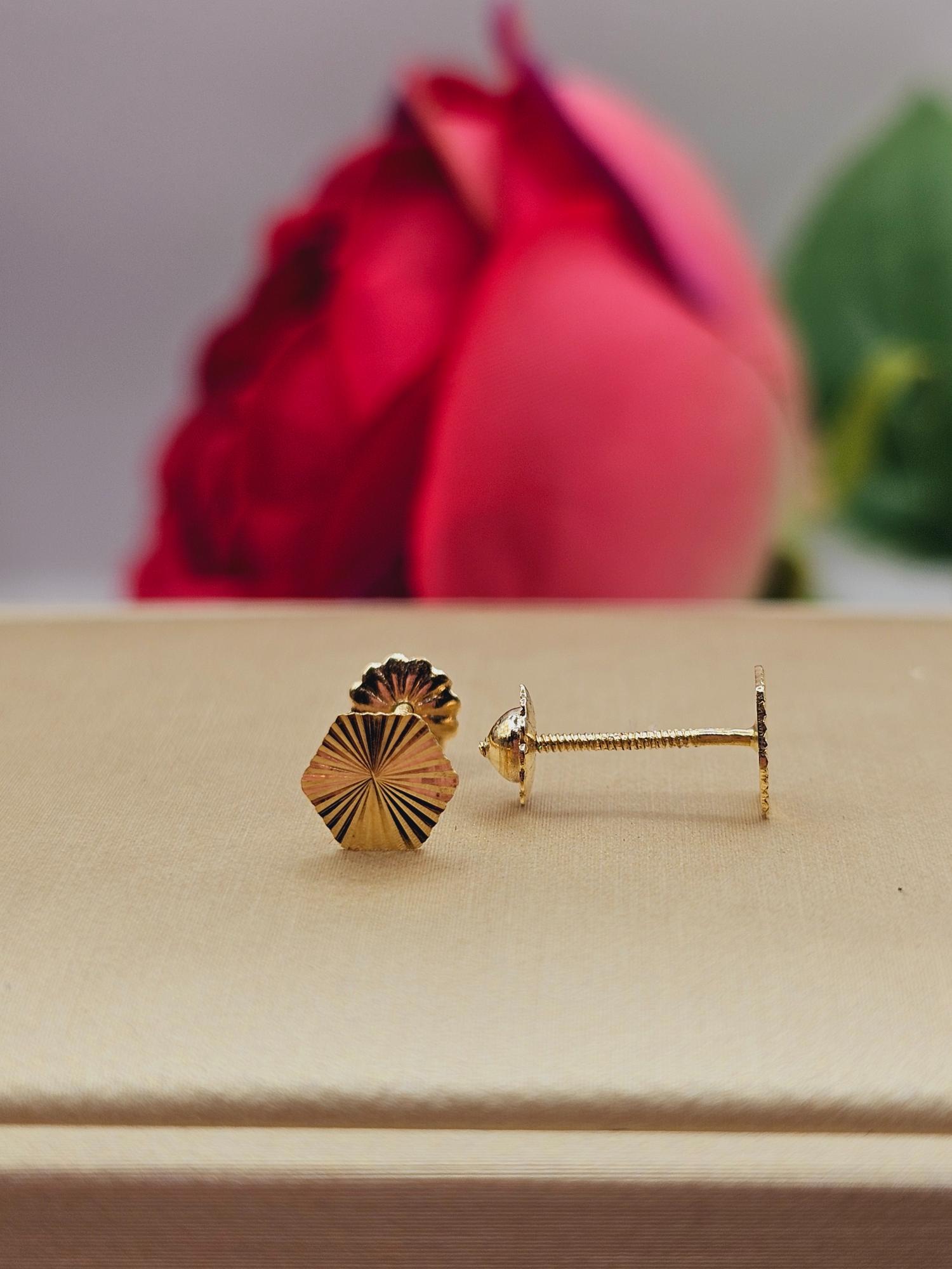 Aros rombo facetado 7 mm 0.9 grs Oro 18k 3