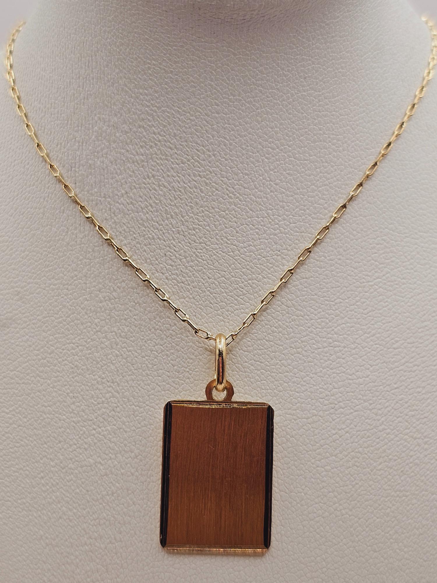 Cadena limada 50 cm y placa 19 mm 3.6 grs Oro 18k 2