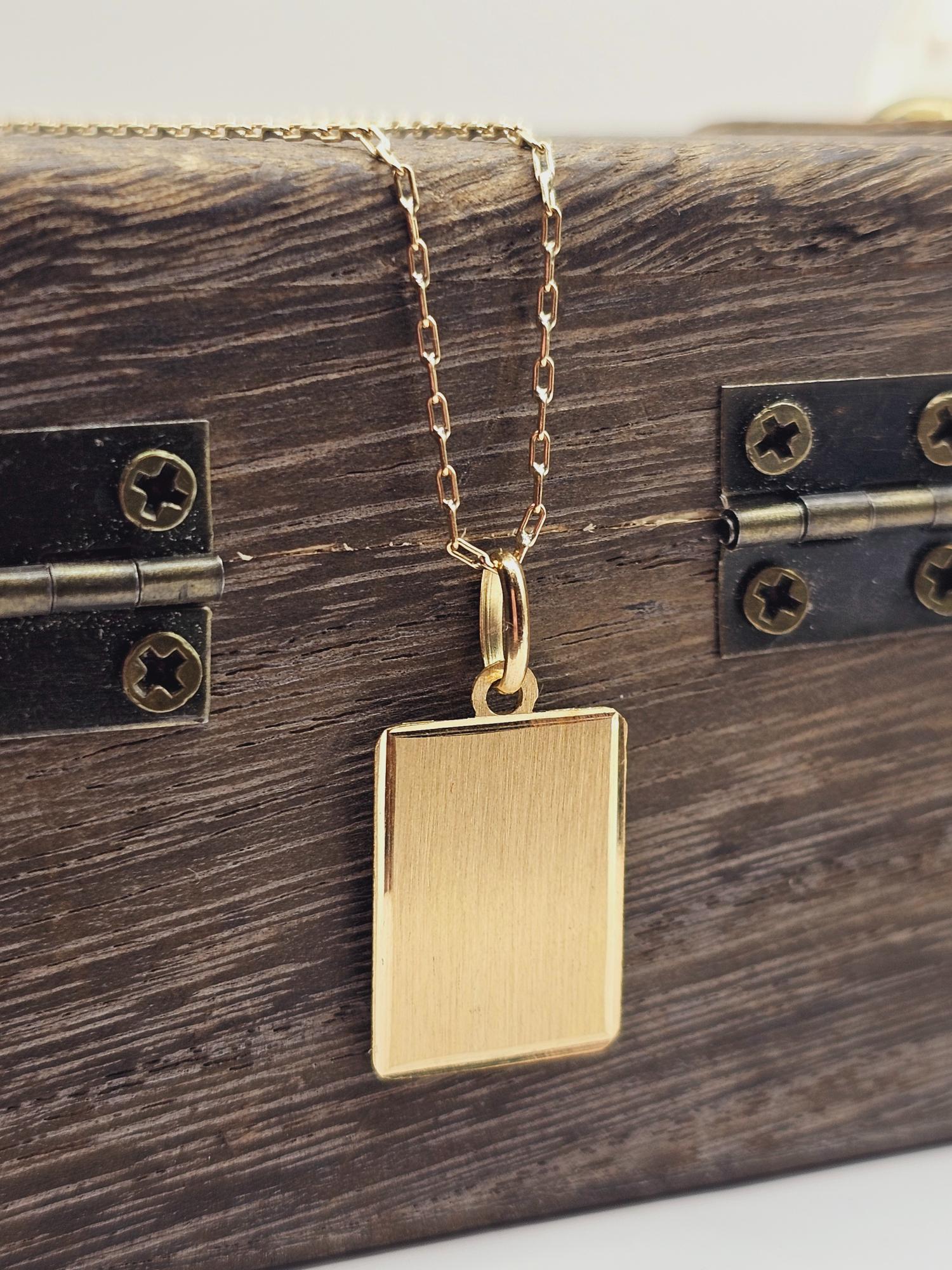 Cadena limada 50 cm y placa 19 mm 3.6 grs Oro 18k 6