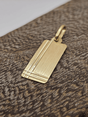 Colgante placa rectangular 27 mm 1.2 grs Oro 18k