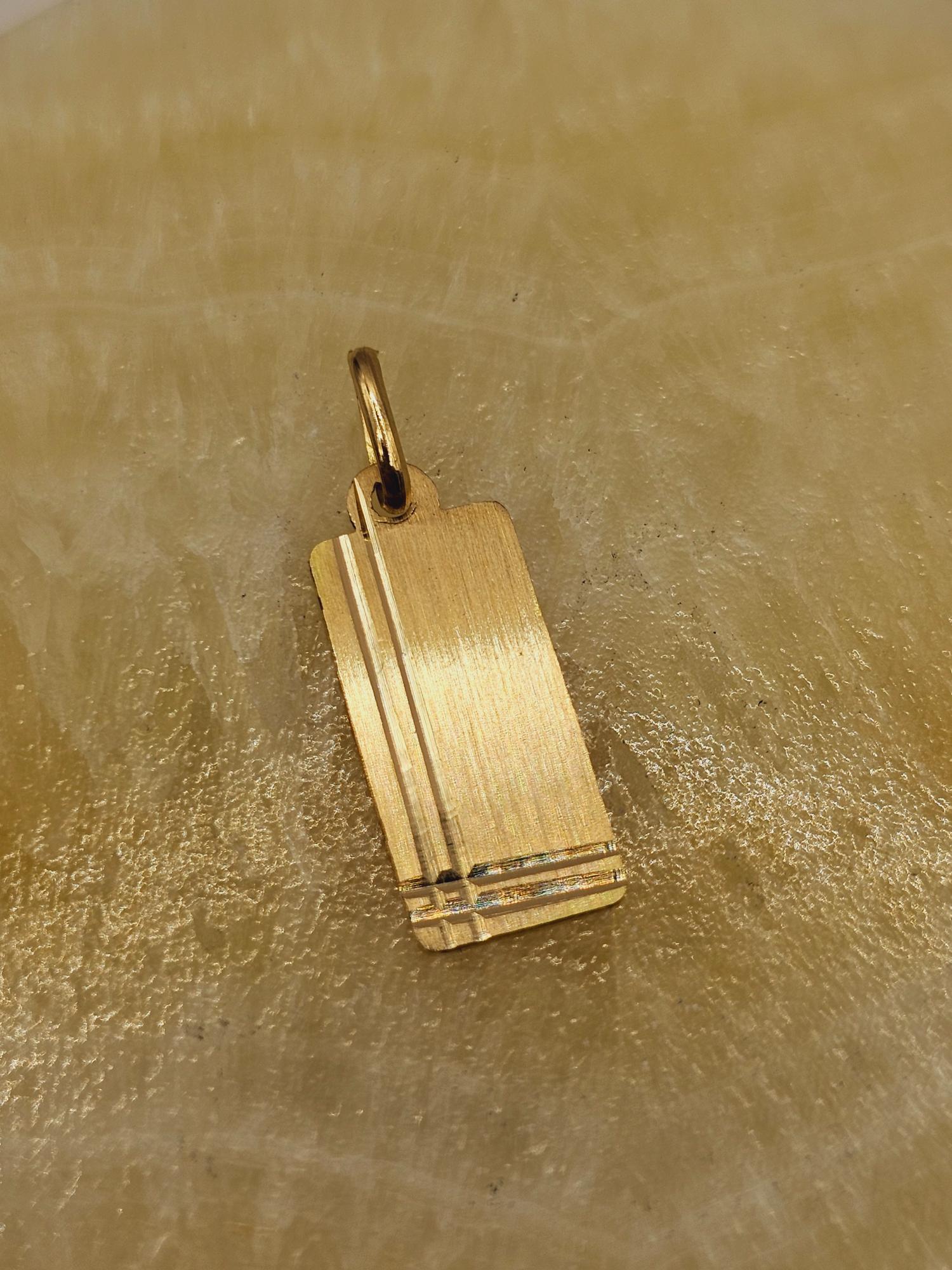 Colgante placa rectangular 27 mm 1.2 grs Oro 18k 3